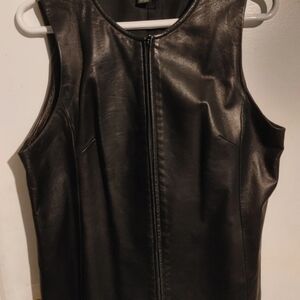 SUPER SOFT & LUXURIOUS DANIER BLACK VEST. MADE IN CANADA 🇨🇦🇨🇦